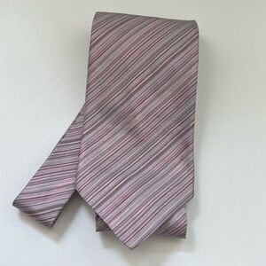 Hugo Boss lavender 100% silk tie.  Made in Italy.